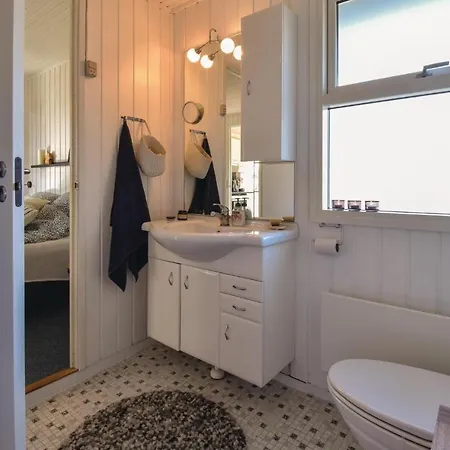 Three-bedroom Holiday In Ebberup