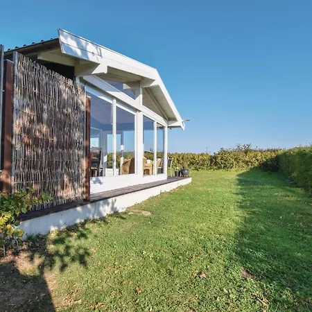 Three-bedroom Holiday In Ebberup