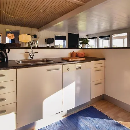 Three-bedroom Holiday In Ebberup Helnæs By