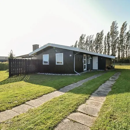 Ferienhaus Three-bedroom Holiday In Ebberup Helnæs By